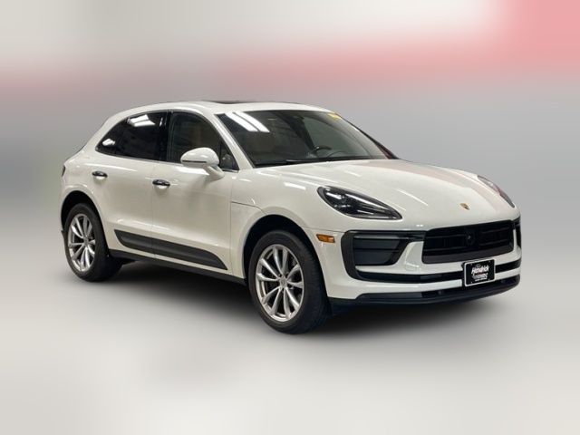 2023 Porsche Macan Base