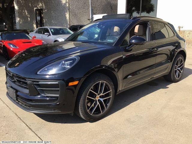 2023 Porsche Macan Base