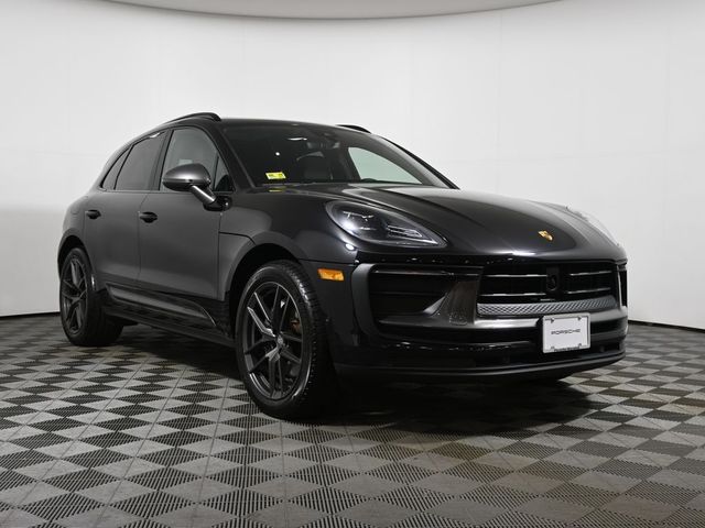 2023 Porsche Macan Base