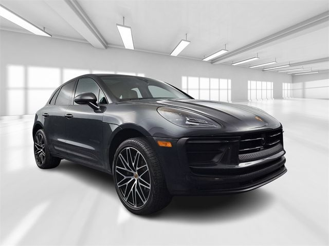 2023 Porsche Macan Base