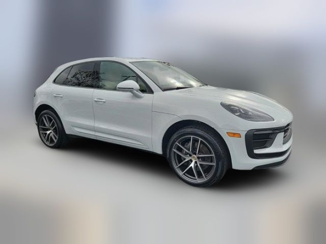 2023 Porsche Macan Base