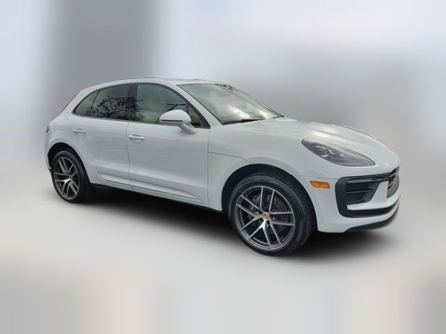 2023 Porsche Macan Base