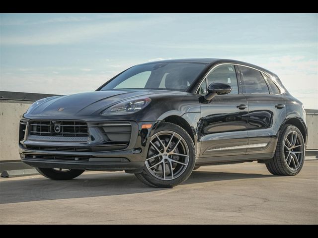 2023 Porsche Macan 