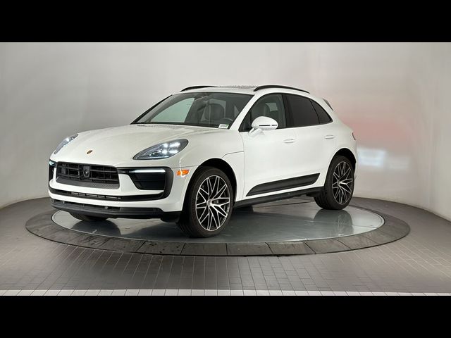 2023 Porsche Macan Base