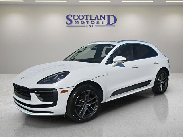 2023 Porsche Macan Base