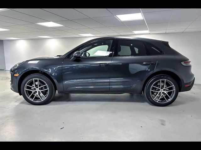 2023 Porsche Macan Base