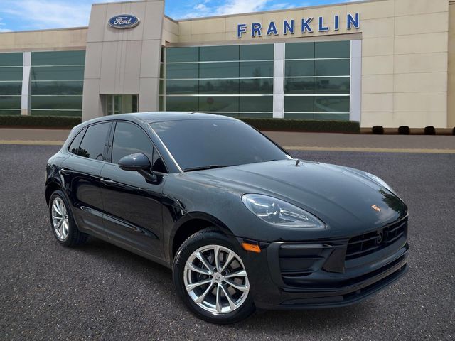 2023 Porsche Macan Base