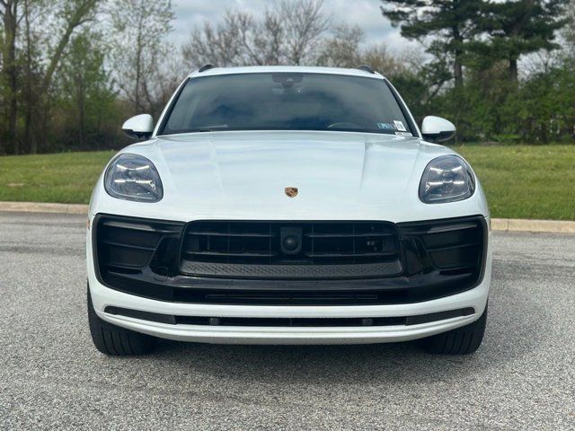 2023 Porsche Macan Base