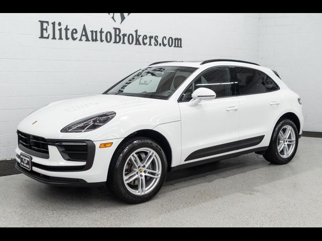 2023 Porsche Macan Base