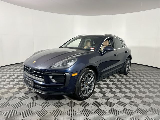 2023 Porsche Macan Base