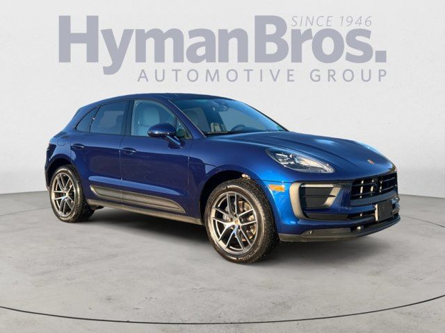 2023 Porsche Macan Base