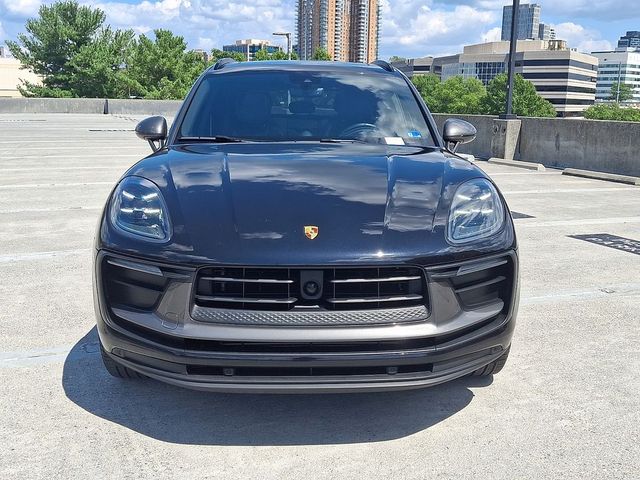 2023 Porsche Macan Base