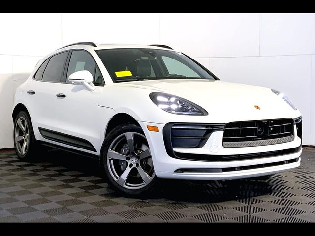 2023 Porsche Macan Base