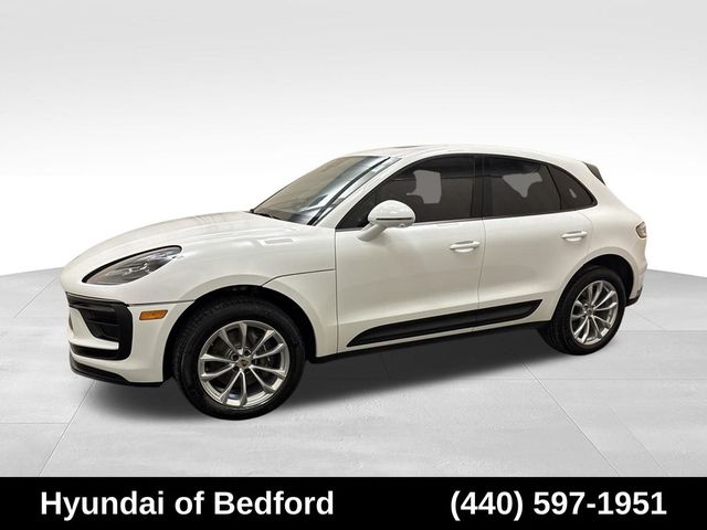 2023 Porsche Macan T