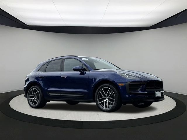 2023 Porsche Macan 