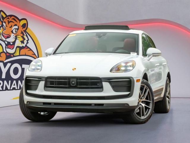 2023 Porsche Macan T