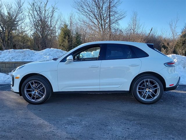 2023 Porsche Macan T