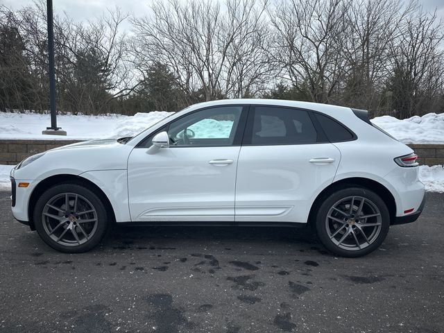 2023 Porsche Macan T