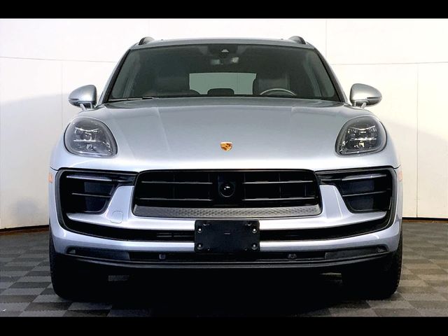 2023 Porsche Macan T