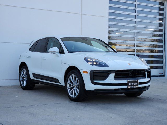 2023 Porsche Macan Base