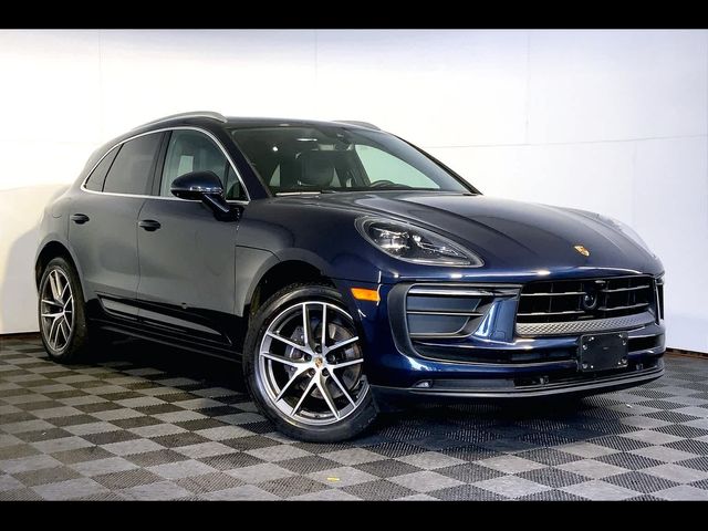 2023 Porsche Macan Base