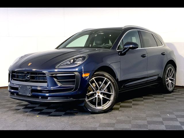 2023 Porsche Macan Base