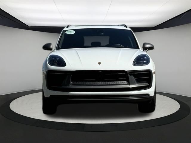 2023 Porsche Macan T