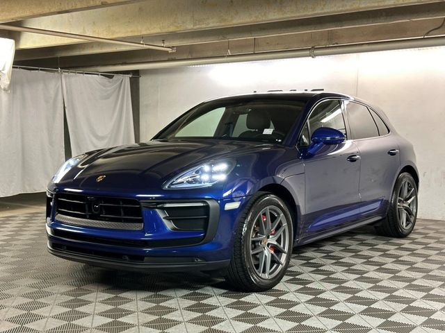 2023 Porsche Macan T