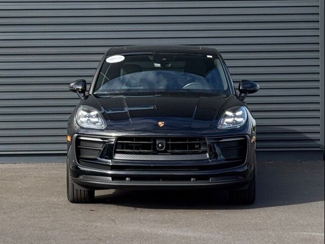 2023 Porsche Macan Base
