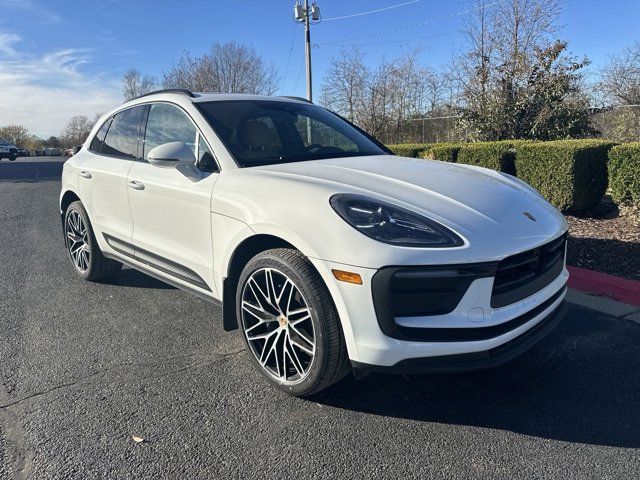 2023 Porsche Macan T