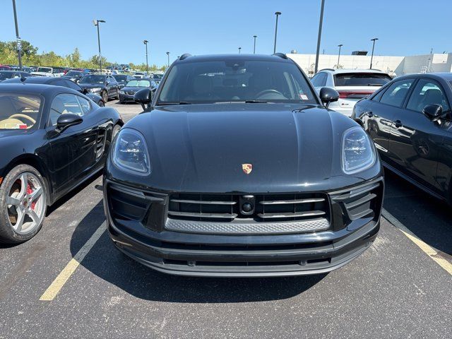 2023 Porsche Macan T