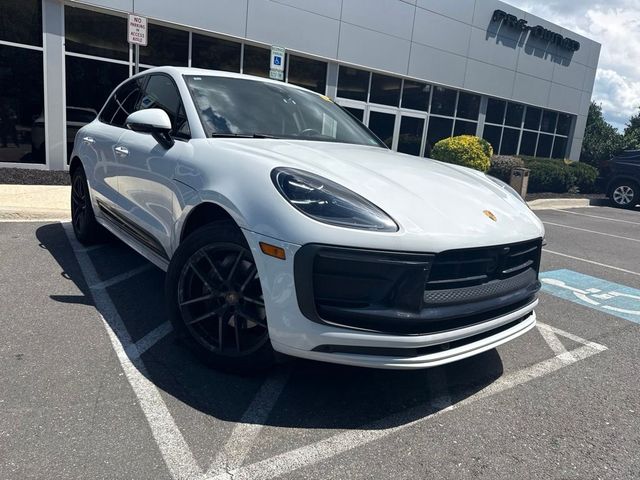 2023 Porsche Macan T