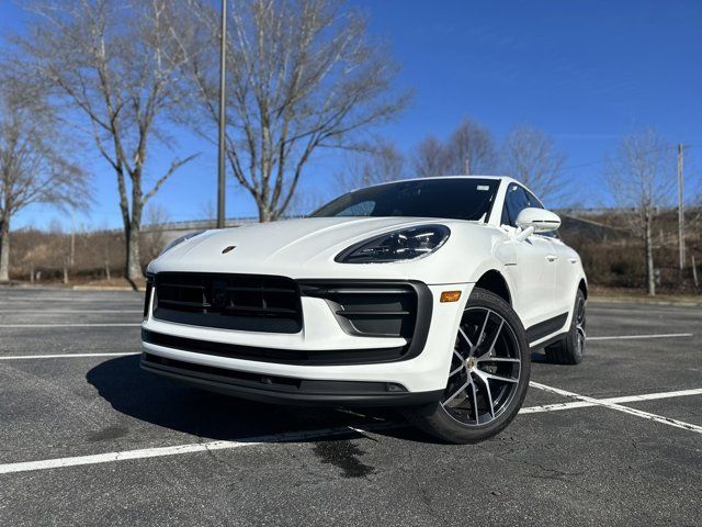 2023 Porsche Macan Base