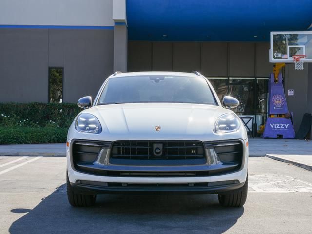 2023 Porsche Macan T