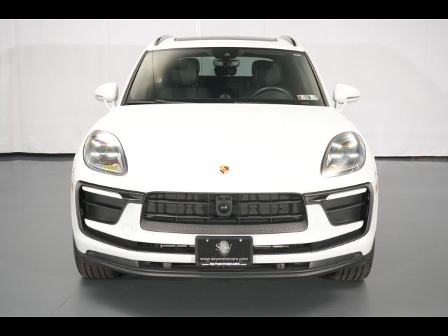 2023 Porsche Macan Base