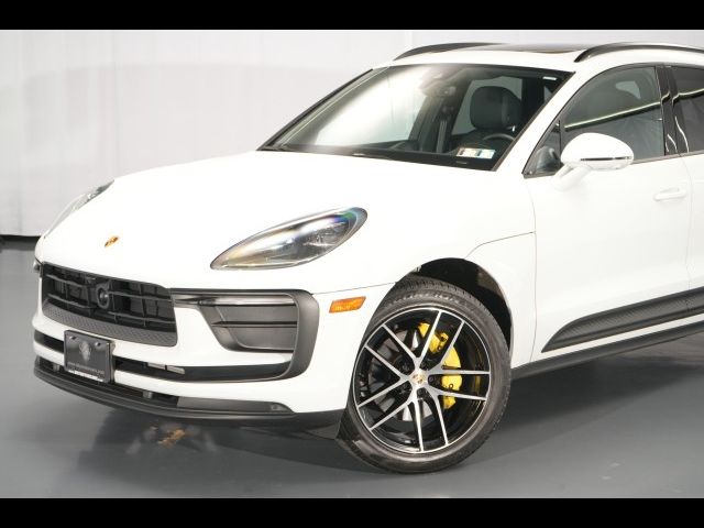 2023 Porsche Macan Base