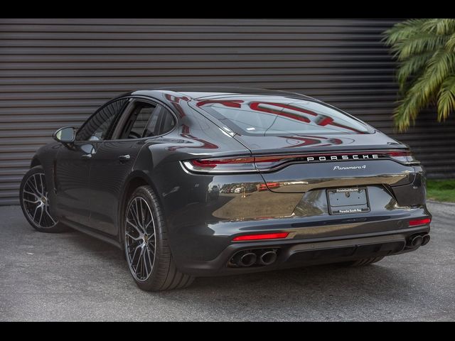 2023 Porsche Panamera 4