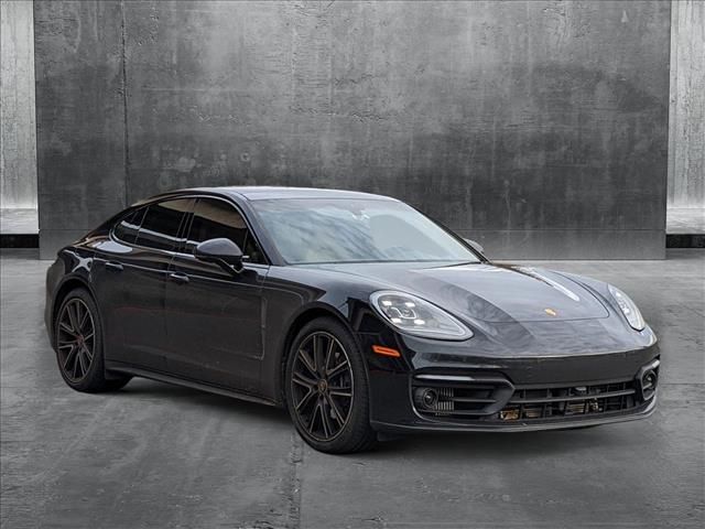 2023 Porsche Panamera 4 Platinum Edition