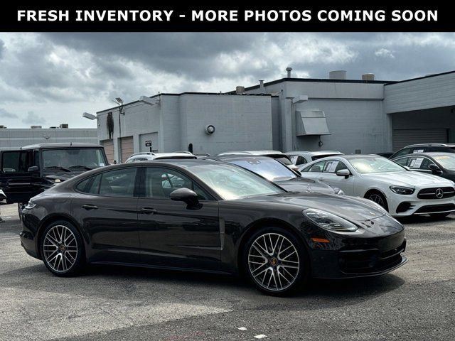 2023 Porsche Panamera 4 Platinum Edition