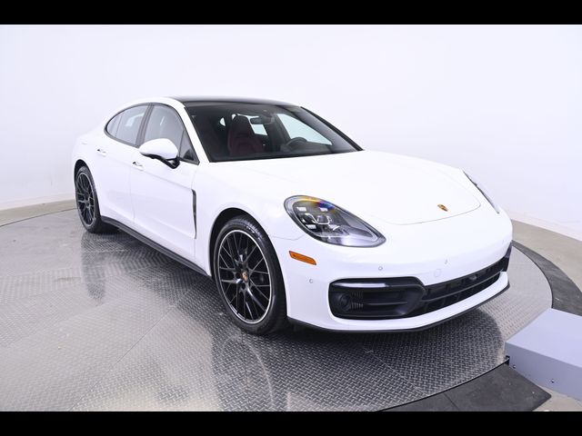 2023 Porsche Panamera Base