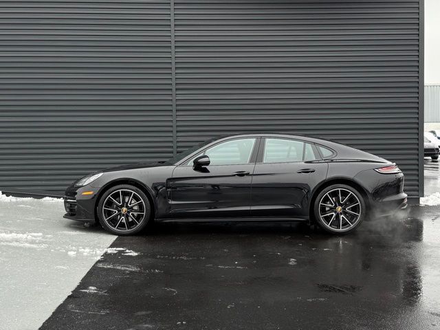 2023 Porsche Panamera 4 Platinum Edition