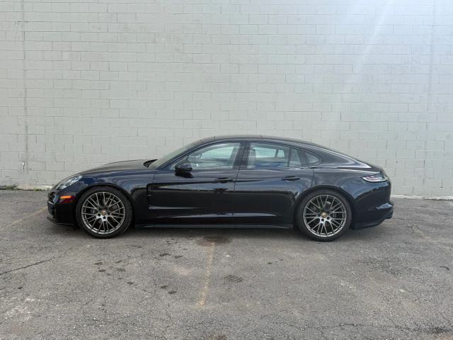 2023 Porsche Panamera 4 Platinum Edition