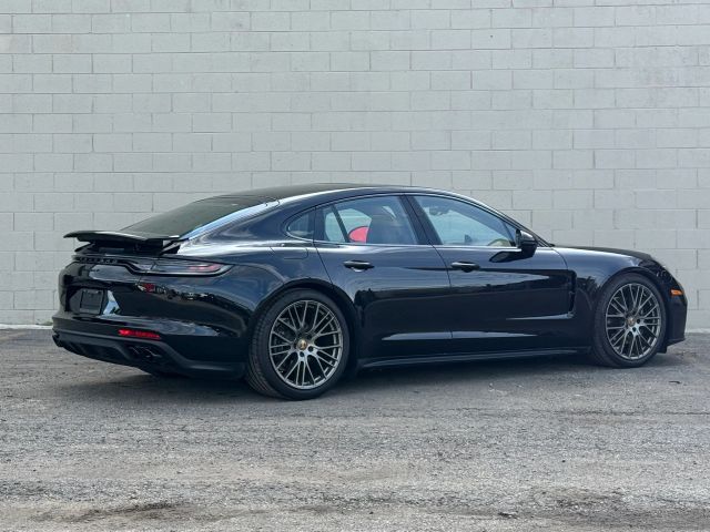 2023 Porsche Panamera 4 Platinum Edition