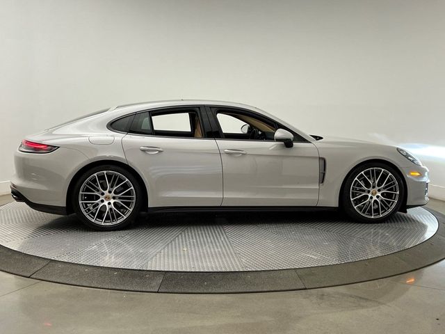 2023 Porsche Panamera Base