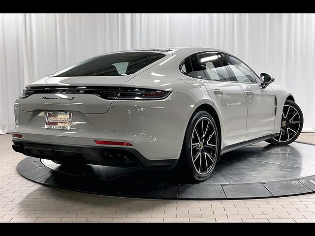 2023 Porsche Panamera Turbo S