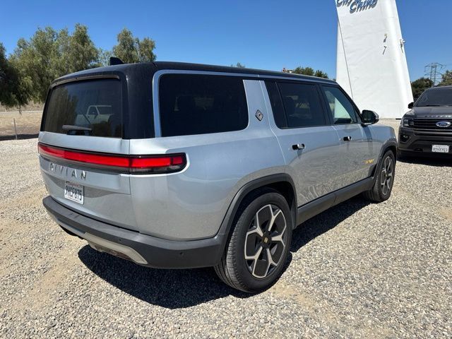 2023 Rivian R1S Adventure