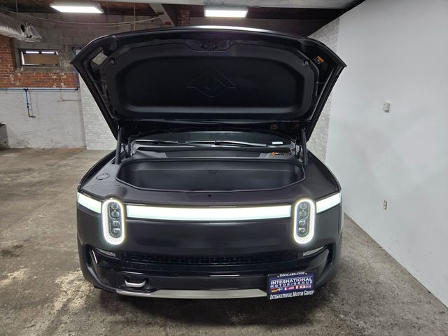 2023 Rivian R1S Adventure
