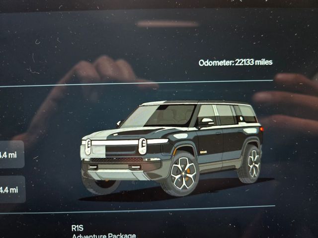 2023 Rivian R1S Adventure
