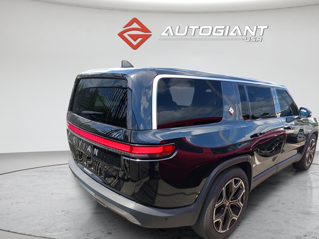 2023 Rivian R1S Adventure