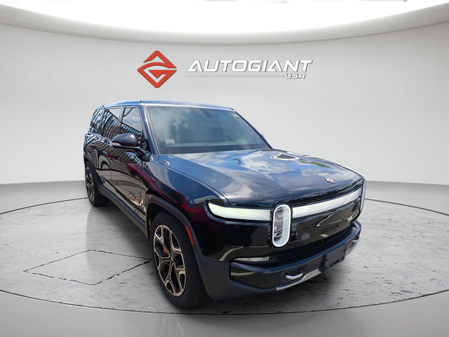 2023 Rivian R1S Adventure
